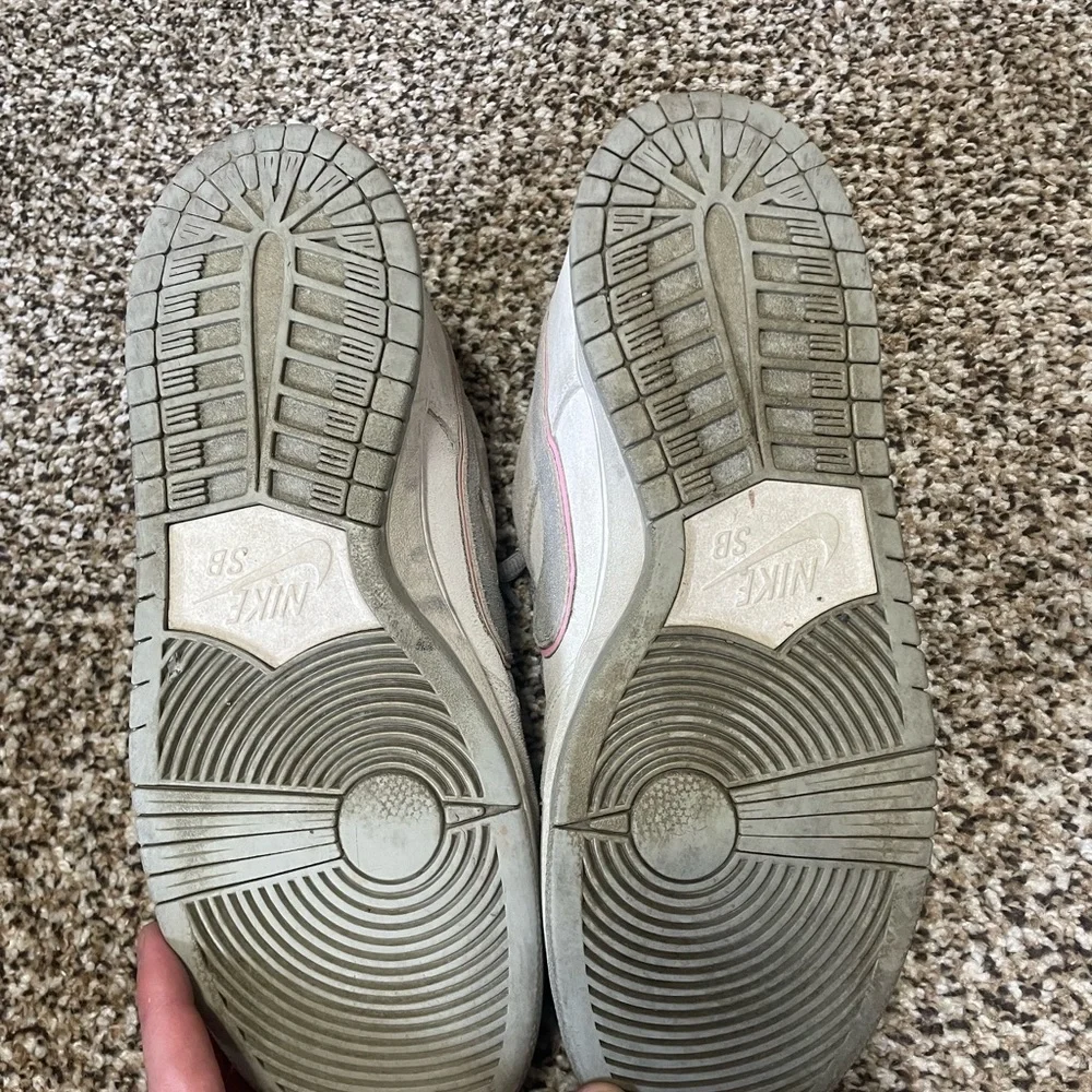 Nike Gray and Pink Sneakers Dunk SB ishod ware - Picture 4 of 4